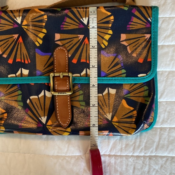 Fossil crossbody bag with matching wallet/pouch - Picture 4 of 10